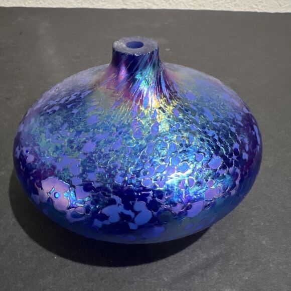 2 VINTAGE HANDBLOWN BLUE IRIDESCENT SMALL ART CRACKLE GLASS BUD VASE - Picture 8 of 14